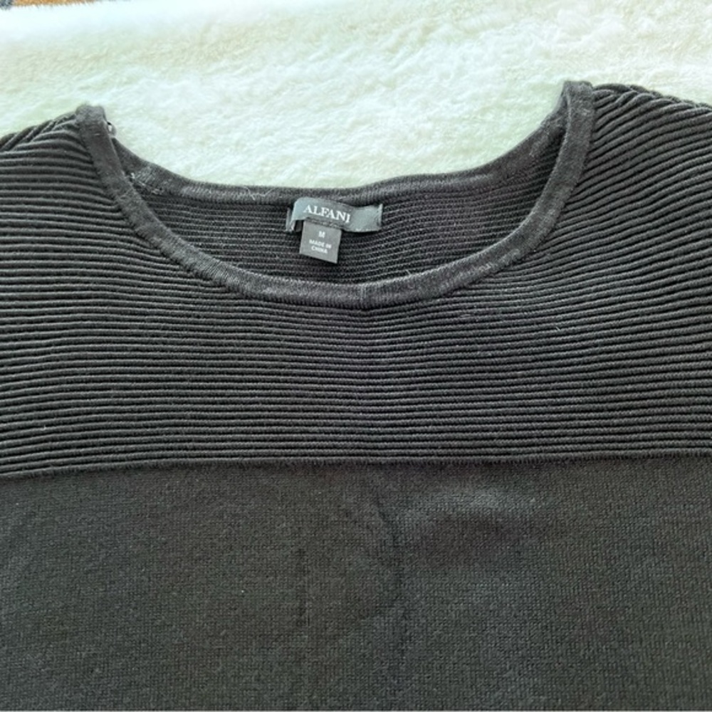 Alfani Elegant Black Textured Top, Size M knit Sweater. Detailed pattern